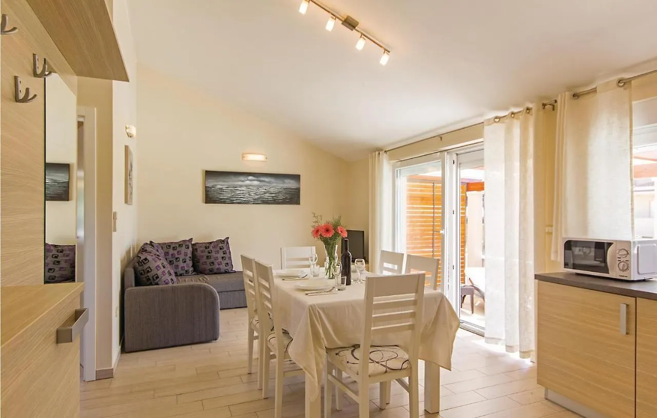 Two-Bedroom Holiday Home In Помер