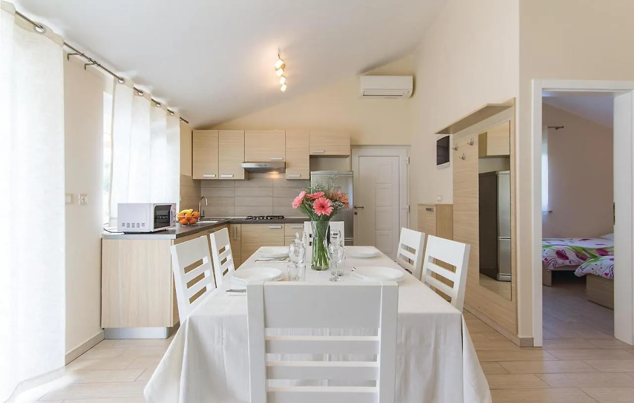 Two-Bedroom Holiday Home In Помер